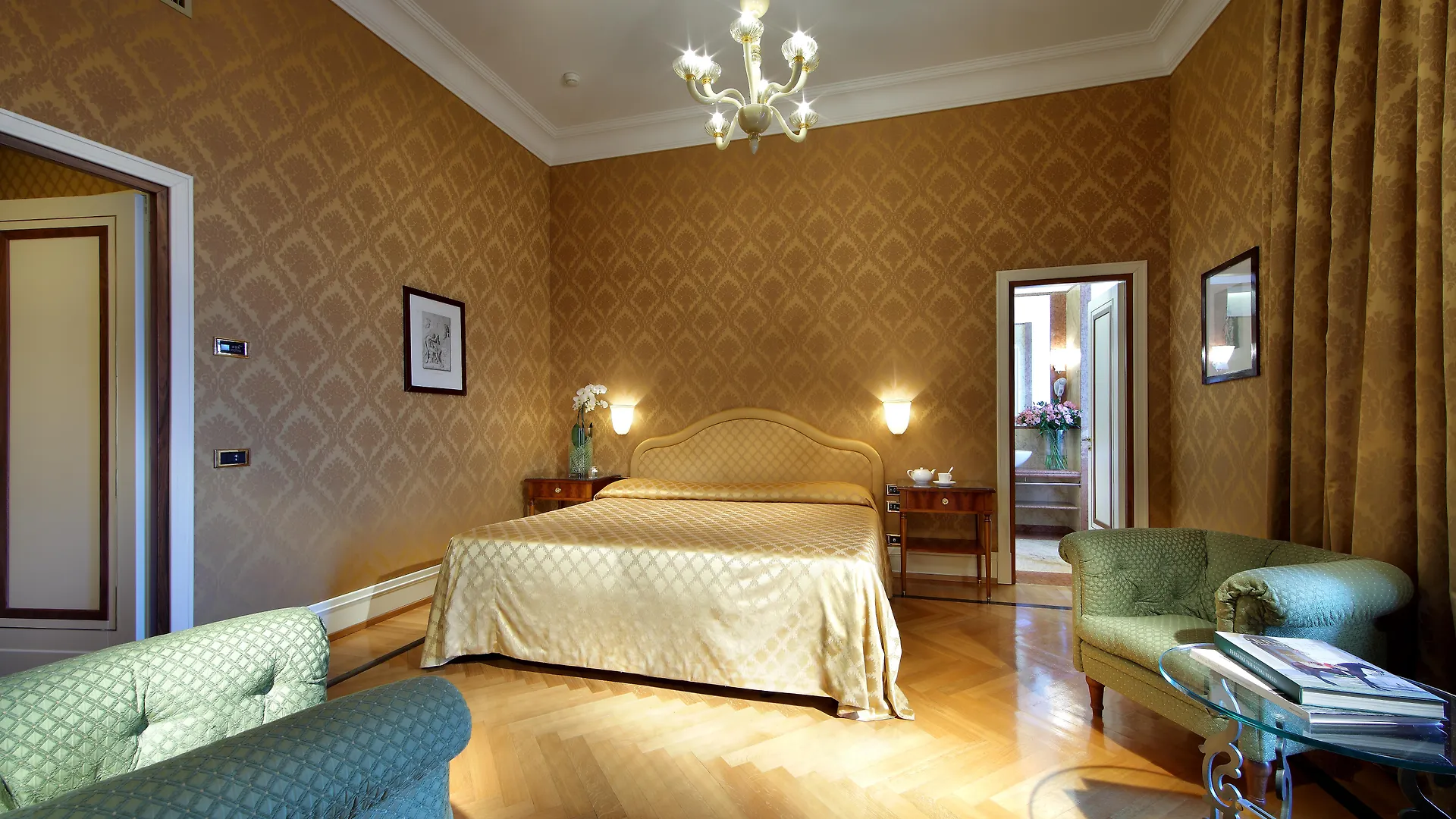 Eurostars Hotel Excelsior Naples 4*,