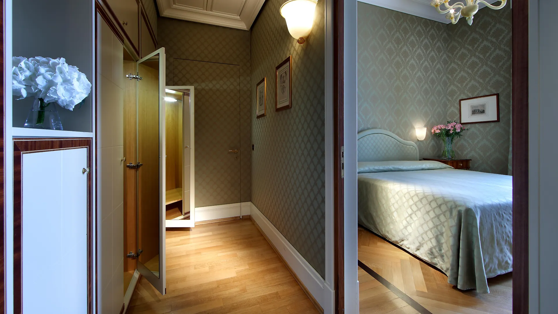 Eurostars Hotel Excelsior Naples 4*,  Italy