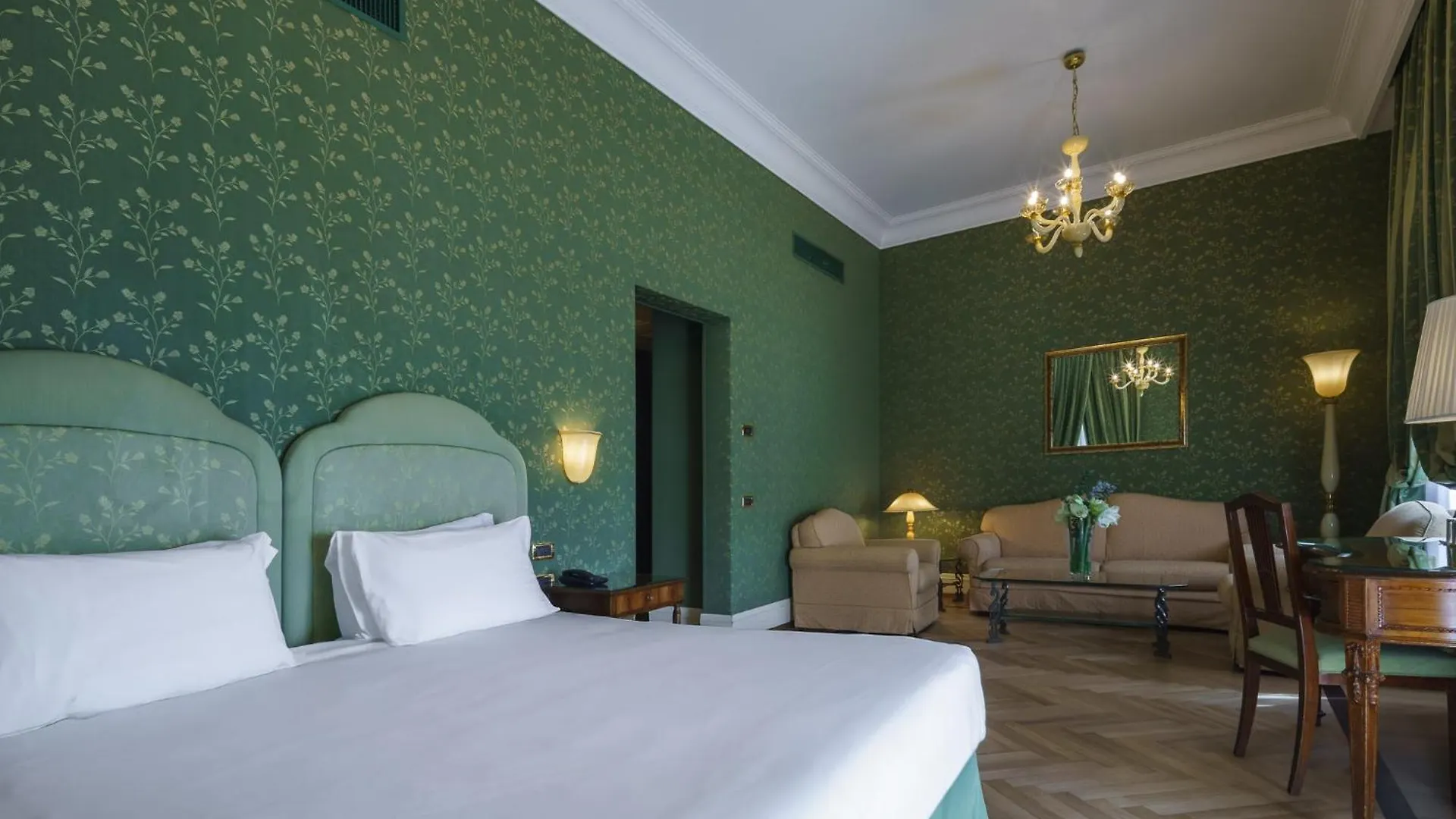 Eurostars Hotel Excelsior Neapel