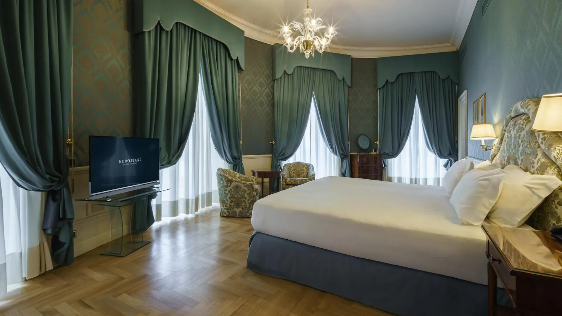 Eurostars Hotel Excelsior Nápoles 4*,