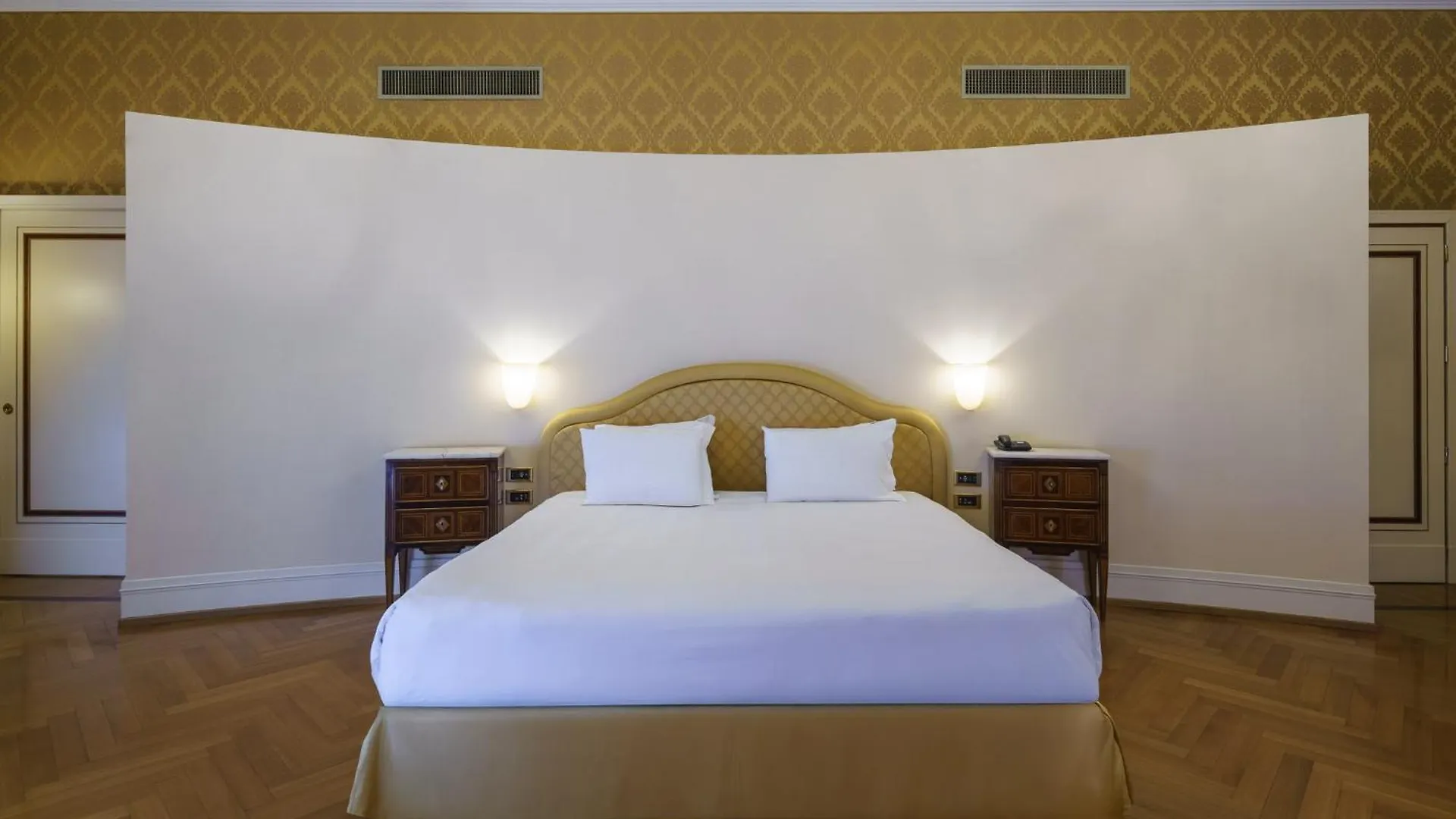 Eurostars Hotel Excelsior Naples