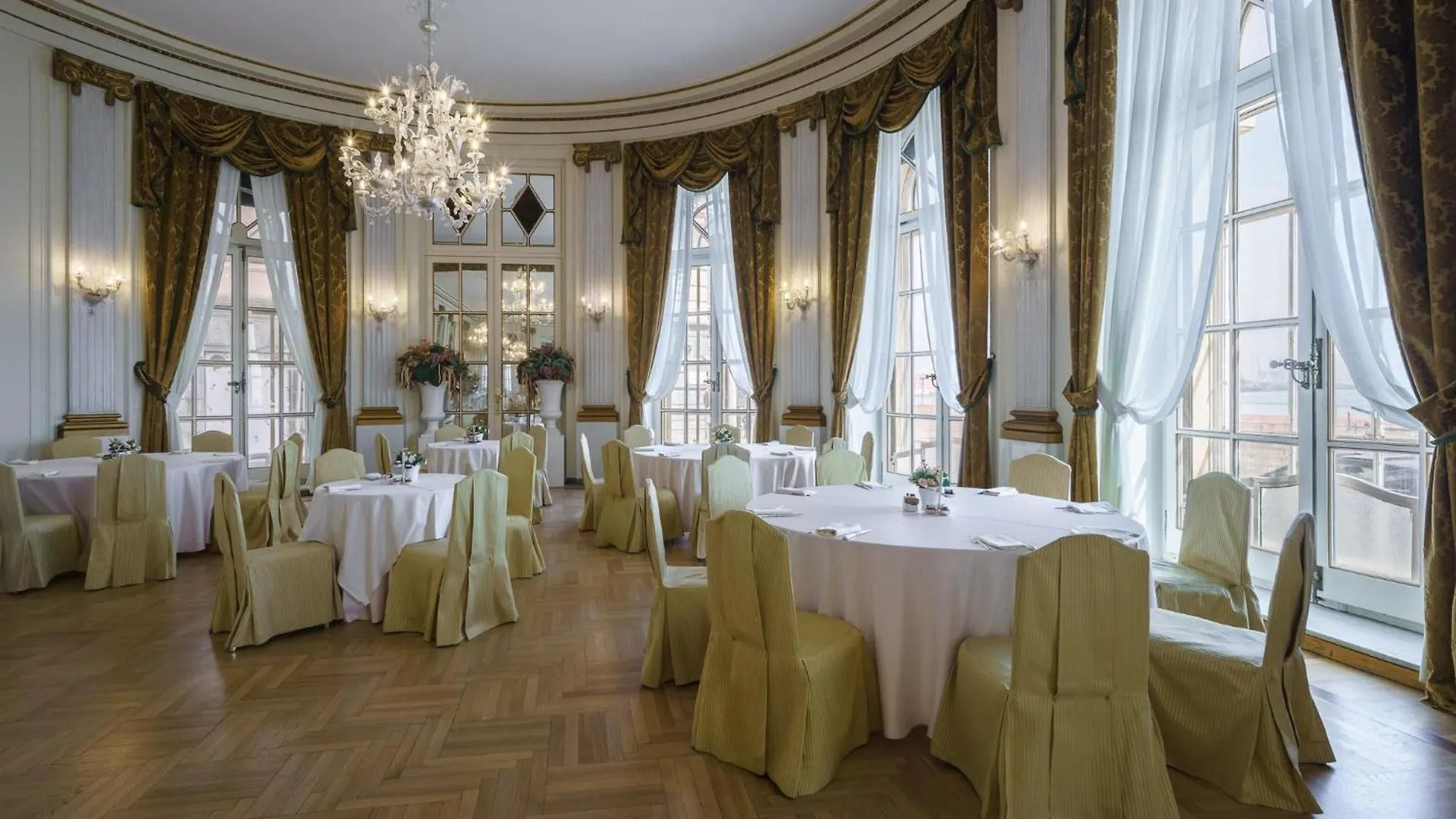 Eurostars Hotel Excelsior Neapel