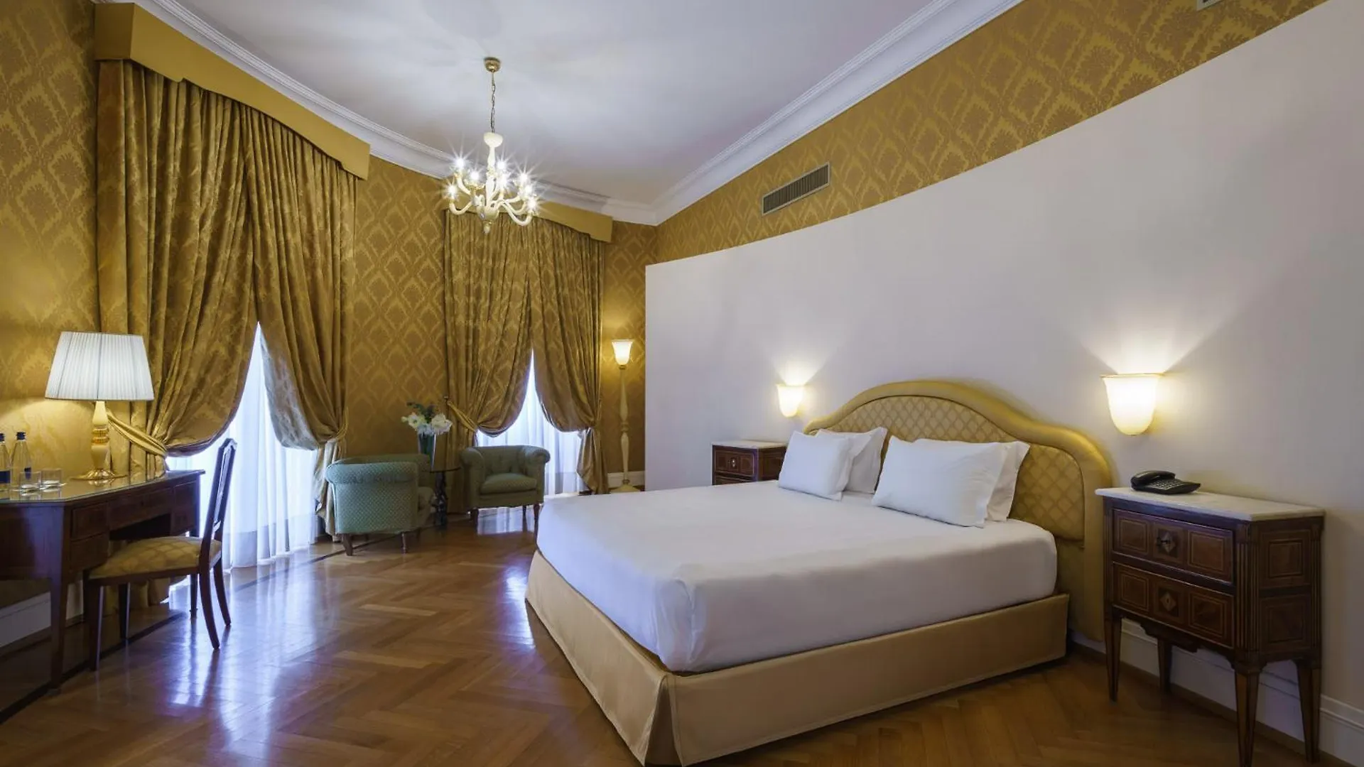 Eurostars Hotel Excelsior Neapel