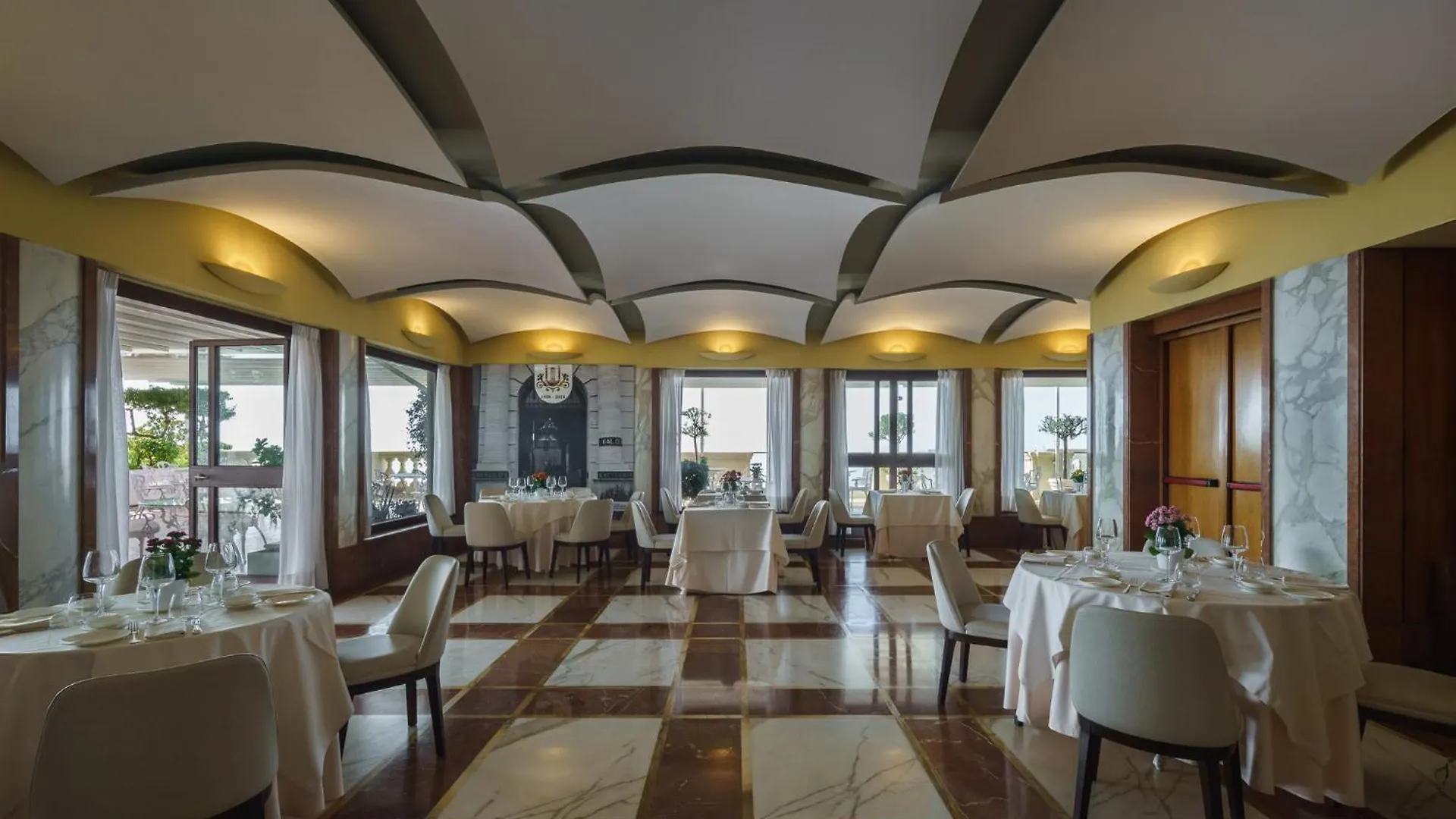 ****  Eurostars Hotel Excelsior Neapel Italien