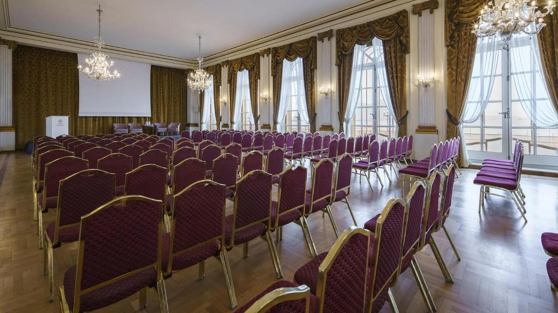 Eurostars Hotel Excelsior Neapel