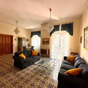 Maman Suite, Center Near Molo Beverello Vakantiehuis